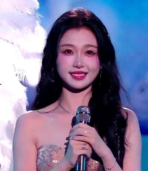 吃瓜娱乐圈虞书欣,娱乐圈“吃瓜”达人，揭秘明星幕后故事  第2张