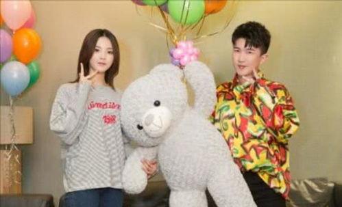 娱乐圈吃瓜使我快乐,揭秘明星幕后故事,共享快乐吃瓜时光 第2张 娱乐圈吃瓜使我快乐,揭秘明星幕后故事,共享快乐吃瓜时光 第2张