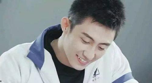 娱乐圈吃瓜黄景瑜,娱乐圈风云中的“瓜王”传奇 第2张 娱乐圈吃瓜黄景瑜,娱乐圈风云中的“瓜王”传奇 第2张