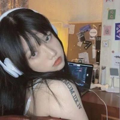 娱乐吃瓜酱微信头像女,揭秘网络流行表情背后的故事与心理” 第3张 娱乐吃瓜酱微信头像女,揭秘网络流行表情背后的故事与心理” 第3张