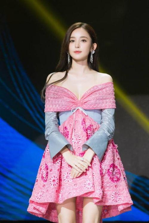 娱乐吃瓜姐古力娜扎,从清纯女神到话题女王,她的娱乐之路 第3张 娱乐吃瓜姐古力娜扎,从清纯女神到话题女王,她的娱乐之路 第3张