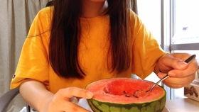 留学生吃瓜和娱乐圈吃瓜,揭秘网络吃瓜文化的双面世界