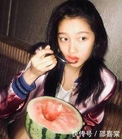 娱乐圈吃瓜的图片大全,揭秘明星幕后生活瞬间 第2张 娱乐圈吃瓜的图片大全,揭秘明星幕后生活瞬间 第2张